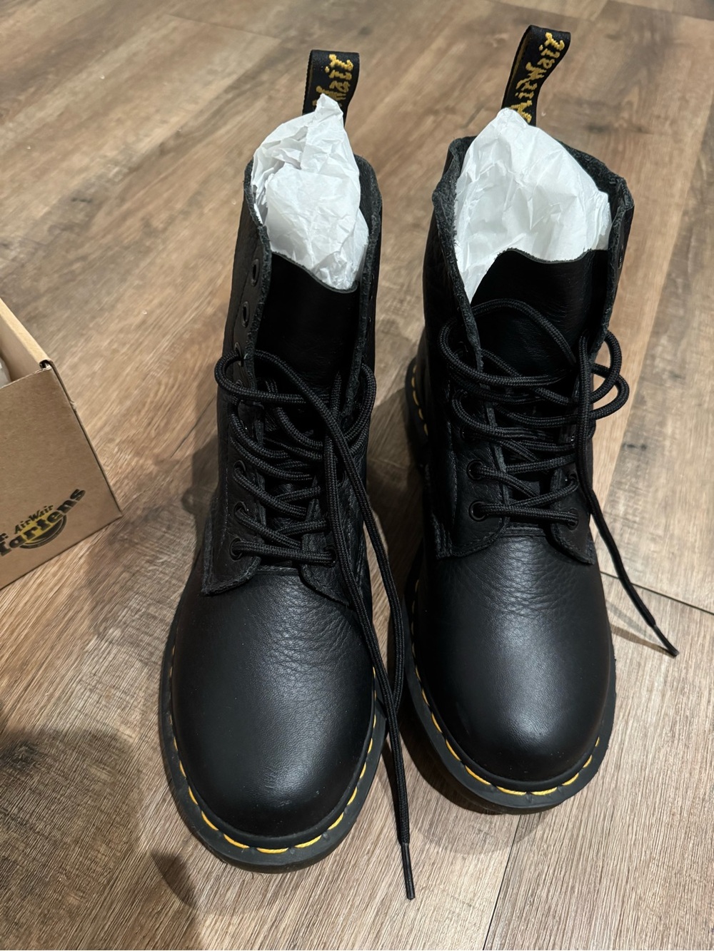 Dr. Martens 1460 PASCAL VIRGINIA LEATHER BOOTS